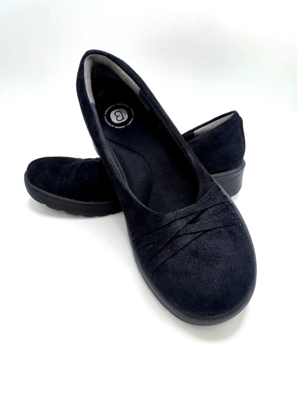 BZees Womens Size 9W Black Slip-On Shoes Cushioned Insoles Lightweight Design